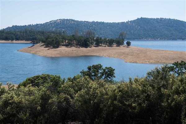 New Melones Reservoir and Stevnot Bridge (8/28/2025 - Credits: U.S. Bureau of Reclamation)