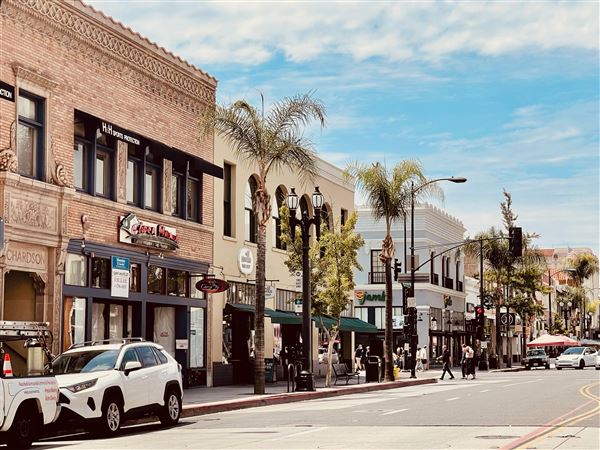 Pasadena - Old Pasadena District (8/8/2025 - Credits: Pasadena Film Office)