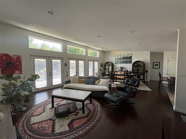 Mid-Century Single Story Home (7/16/2025 - Credits: Amanda campbell)