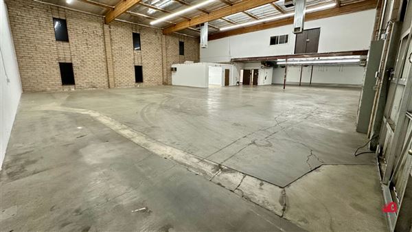 Grimco Owensmouth - Office Warehouse Building - VACANT (9/8/2025 - Credits: submitted by: Joseph Grinbaum / updated 7.15.2021 lm)