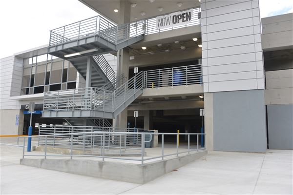 College of the Canyons - Lot 7 Parking Structure (3/21/2019 - Credits: Leo Fialho)