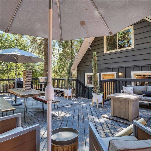 Twin Peaks Mountain Cabin (8/31/2022 - Credits: submitted by: Alex Persons)