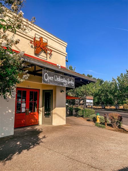 Murphys Main Street (10/21/2025 - Credits: Calaveras Visitors Bureau & Film Commission)