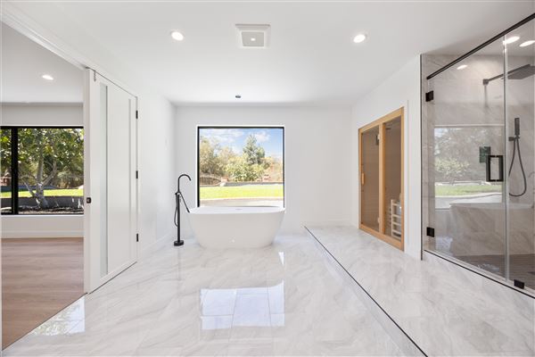 Contemporary Mid-Century Luxury Home (10/27/2025 - Credits: submitted by: Jenarda Makupson)