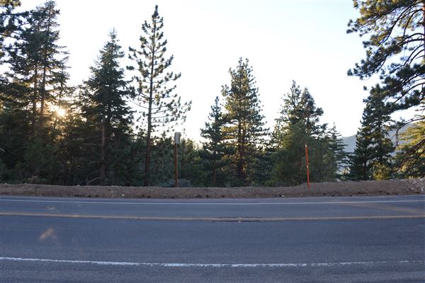 Angeles Crest Highway - SR2 - MM 60.69 - 60.0 Vista Day Use Area - Mt Waterman (Outside TMZ) (7/28/2017 - Credits: Leo Fialho)