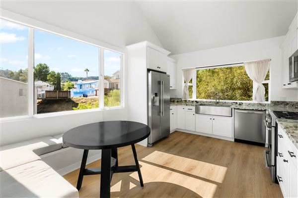 Modern Hillside Home (11/7/2025 - Credits: Cedric Benjamin and Jessica Theile)