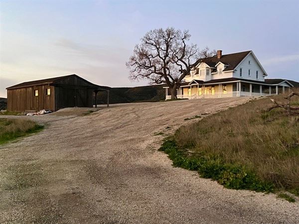 Big Sky Movie Ranch - Farmhouse (11/17/2025 - Credits: Owner)