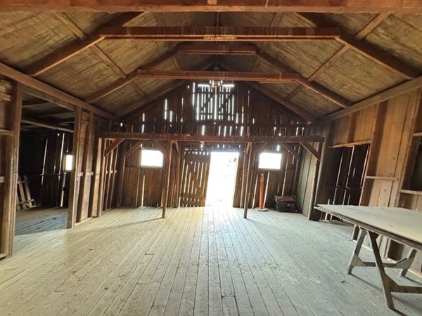 Big Sky Movie Ranch - Barns (11/17/2025 - Credits: Owner)