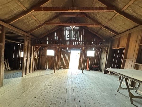 Big Sky Movie Ranch - Barns (11/17/2025 - Credits: Owner)