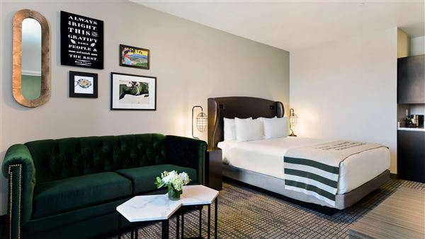 Oxford Suites Paso Robles (7/1/2019 - Credits: submitted by: Catherine Freeland)