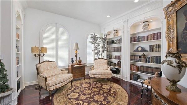 Chatsworth Hills Estate (12/5/2025 - Credits: submitted by: Artur Harutyunyan)