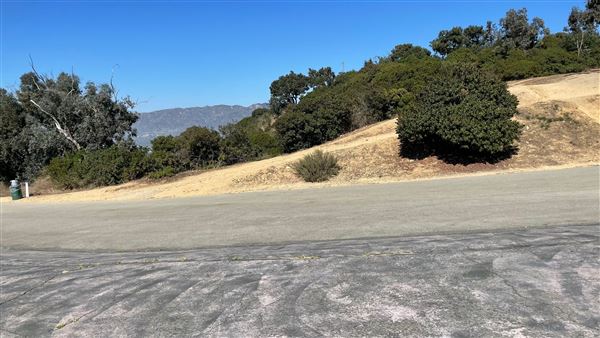 Griffith Park - Vista Del Valle Helipad (10/18/2023 - Credits: Leo Fialho)