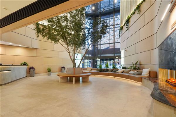 1100 Wilshire - Lobby (1/15/2026 - Credits: Seabreeze Management Company)
