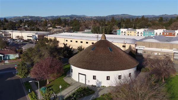 DeTurk Round Barn (2/4/2026 - Credits: submitted by: Meredith Knudsen)