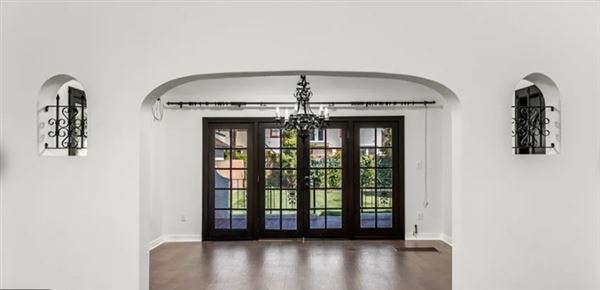 Spanish Revival Estate (4/2/2022 - Credits: Garfield Smith)