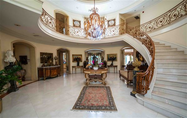 Cinematic LA Estate W/Gardens, Pool & Grand Stairs (4/5/2025 - Credits: Elegant Textiles, Inc.)