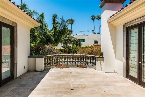 Cinematic LA Estate W/Gardens, Pool & Grand Stairs (4/5/2025 - Credits: Elegant Textiles, Inc.)