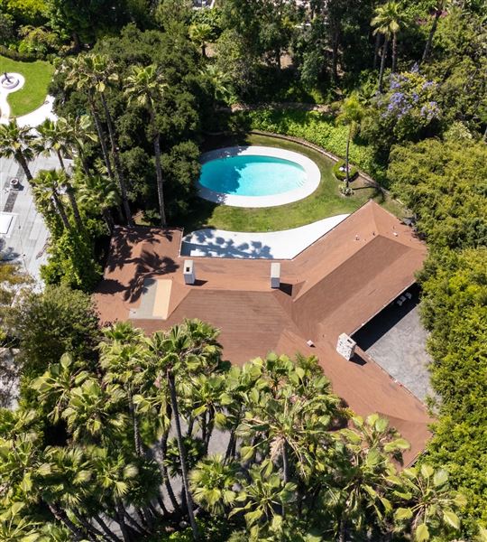 Vintage Hollywood Vibes – Secluded Palm-Lined Mid-Century Pool Oasis Wrapped In Lush Greenery – A Filmmaker’s Dream! (4/5/2025 - Credits: Elegant Textiles, Inc.)