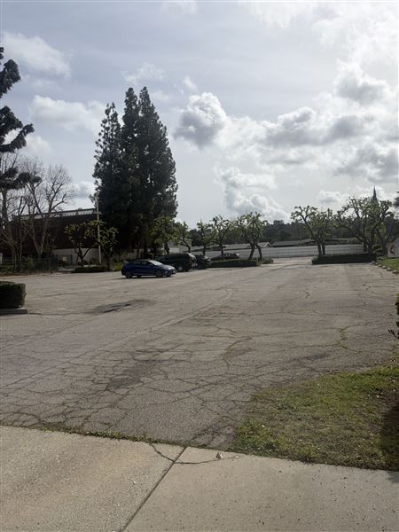 Woodland Hills Basecamp/ Crew Parking (5/8/2026 7:27:29 PM - Credits: submitted by: Shivam Dhupar)