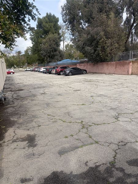Woodland Hills Basecamp/ Crew Parking (5/8/2026 7:28:04 PM - Credits: submitted by: Shivam Dhupar)