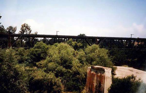 Reedley Bridge (12/31/2003)