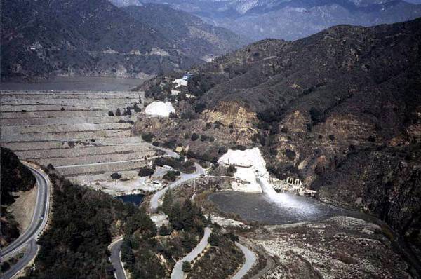 San Gabriel Dam (12/31/2003)
