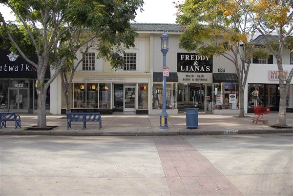 Westwood Village - Broxton Ave. (South) (11/30/2010 - Credits: Errol Reichow)
