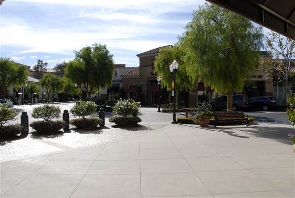 Westfield Valencia Town Center (12/13/2010 - Credits: Errol Reichow)