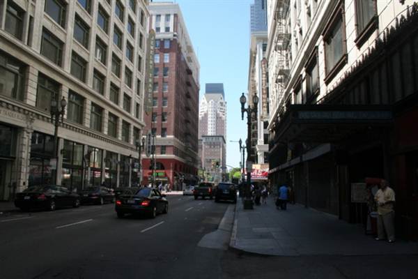 215 West 5th Street (9/1/2010 - Credits: Lindsay Mizrahi)