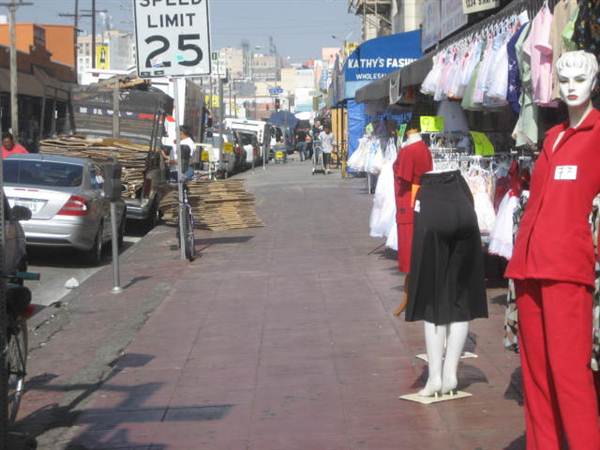 Maple Ave. and Pico Blvd. (9/1/2010 - Credits: Lindsay Mizrahi)