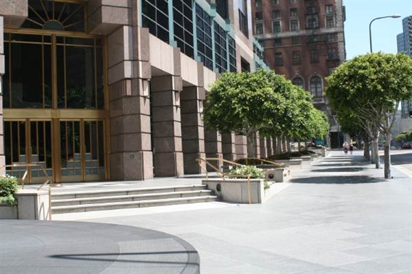 Wilshire Blvd. & Figueroa St. (9/1/2010 - Credits: Lindsay Mizrahi)