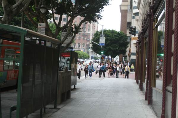 Figueroa St. between 7th & 8th St. (9/1/2010 - Credits: Lindsay Mizrahi)