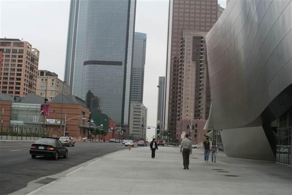 111 S Grand Ave (9/1/2010 - Credits: Lindsay Mizrahi)