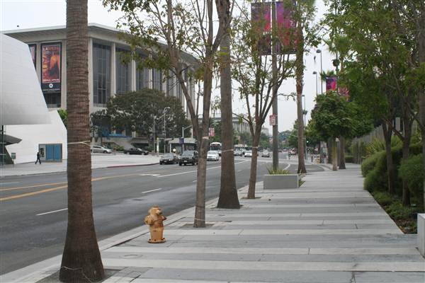 111 S Grand Ave (9/1/2010 - Credits: Lindsay Mizrahi)