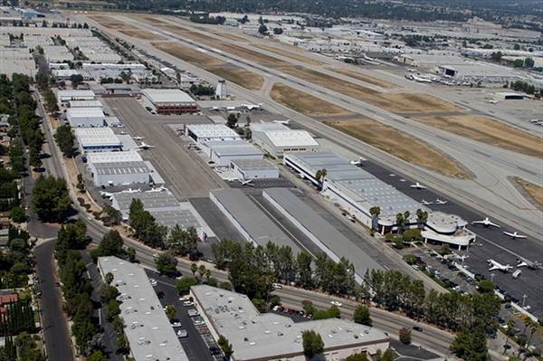 Aerolease West - Van Nuys Airport (VNY) - Aeroplex / Aerolease Group (5/24/2011)