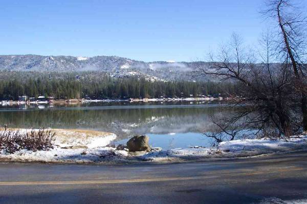 Bass Lake / Crane Valley Reservoir - More info; visit www.filmyosemite.com or call 559.760.1143 (12/15/2008 - Credits: Dave Wolin)