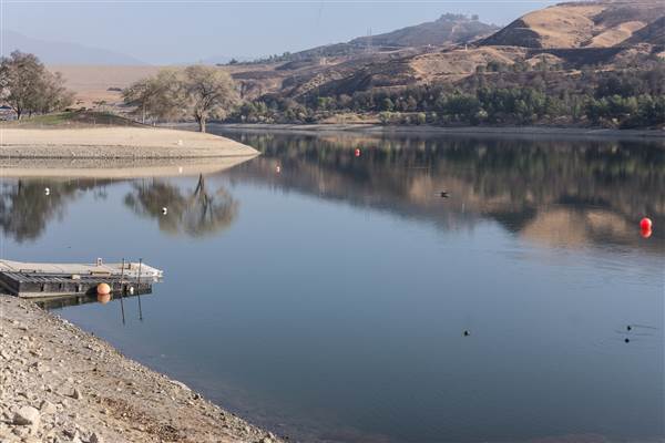Castaic Lake State Recreation Area (SRA) - lake administered by Los Angeles County (1/26/2015)