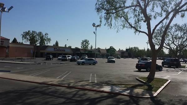 Bakersfield Plaza - Brixmor Property Group (8/10/2015)