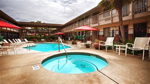 Best Western Shadow Inn (8/26/2015 - Credits: http://bestwesterncalifornia.com/hotels/best-western-shadow-inn)