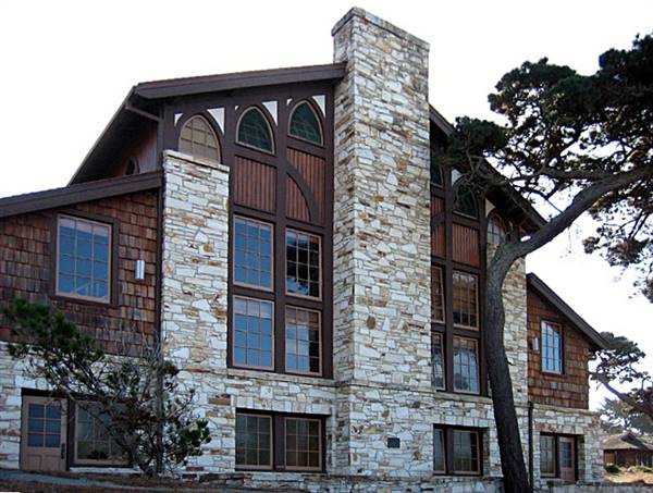 Asilomar State Beach and Conference Grounds (5/20/2008 - Credits: By Mfield (Merril Hall Asilomar edit1) [CC BY 2.0 (http://creativecommons.org/licenses/by/2.0)], via Wikimedia Commons)
