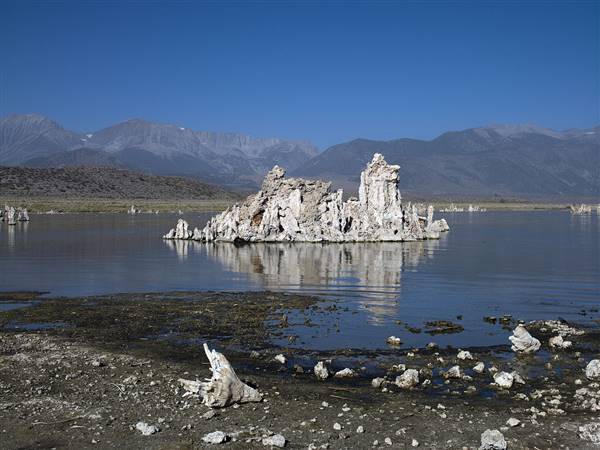 Mono Lake Tufa State Natural Reserve (SNR) / South Tufa Lake - Inyo National Forest (NF) (9/4/2007 - Credits: Carol M. Highsmith [Public domain], via Wikimedia Commons)