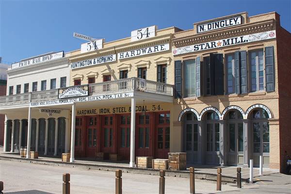 Old Sacramento State Historic Park (SHP) (7/11/2013 - Credits: By BenFranske (Own work) [CC BY-SA 3.0 (http://creativecommons.org/licenses/by-sa/3.0)], via Wikimedia Commons)