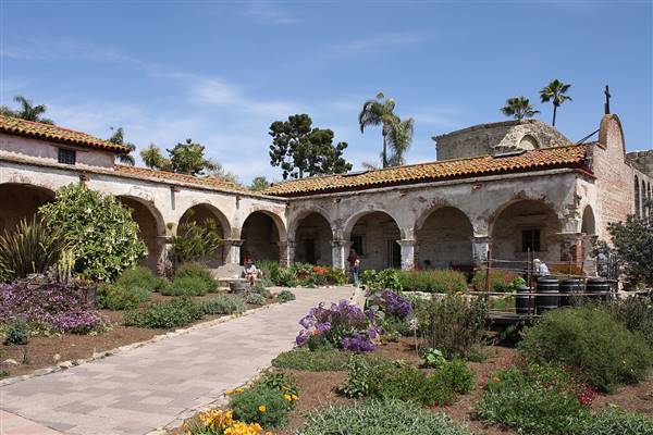 Mission San Juan Capistrano (3/28/2013 - Credits: By Bernard Gagnon (Own work) [GFDL (http://www.gnu.org/copyleft/fdl.html) or CC BY-SA 3.0 (http://creativecommons.org/licenses/by-sa/3.0)], via Wikimedia Commons)