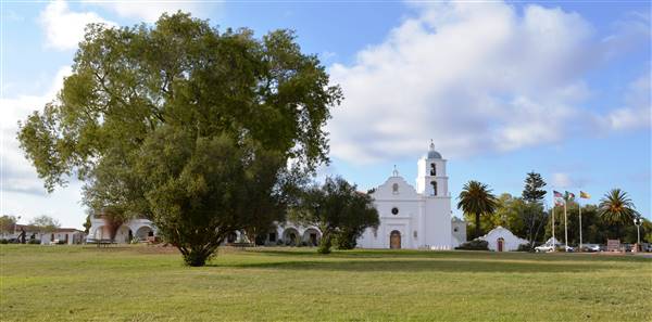 Mission San Luis Rey de Francia (4/12/2014 - Credits: By Francisco Santos (Sony Cybershot DSC-P92) [GFDL (http://www.gnu.org/copyleft/fdl.html), CC-BY-SA-3.0 (http://creativecommons.org/licenses/by-sa/3.0/) or CC BY-SA 2.5-2.0-1.0 (http://creativecommons.org/licenses/by-sa/2.5-2.0-1.0)], via Wikimedia Common)