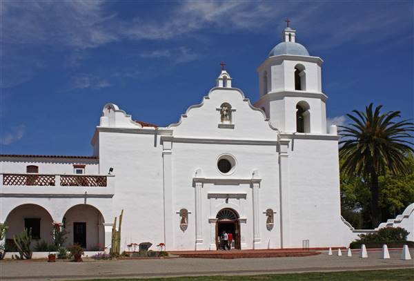 Mission San Luis Rey de Francia (3/28/2013 - Credits: By Bernard Gagnon (Own work) [GFDL (http://www.gnu.org/copyleft/fdl.html) or CC BY-SA 3.0 (http://creativecommons.org/licenses/by-sa/3.0)], via Wikimedia Commons)