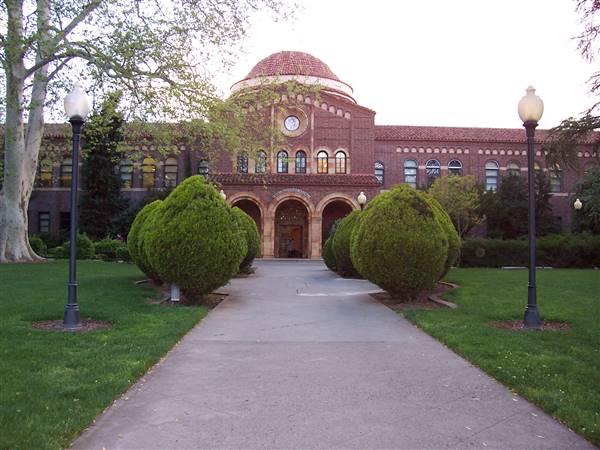 California State University, Chico (3/23/2005 - Credits: By Emily Bryden at en.wikipedia (Transfered from en.wikipedia) [Public domain], via Wikimedia Commons)