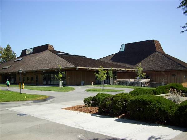 Foothill Community College (7/22/2010 - Credits: By Jatkins679 (Own work) [Public domain], via Wikimedia Commons)