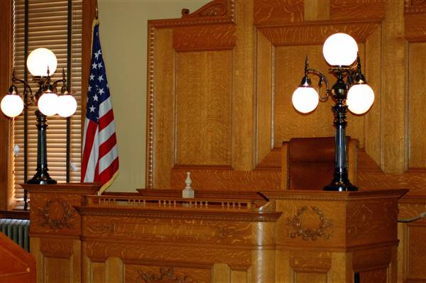 Old Orange County Courthouse (1/7/2008 - Credits: By tracie7779 (DSC_0103  Uploaded by Cirt) [CC BY-SA 2.0 (http://creativecommons.org/licenses/by-sa/2.0)], via Wikimedia Commons)