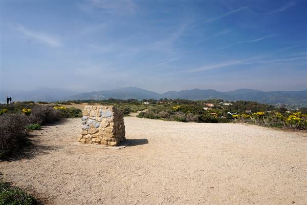 Point Dume Bluffs / Headlands / Big Dume Beach and Pirates Cove Beach @ Point Dume State Preserve - CFC (3/19/2016 - Credits: "Point Dume Historical Landmark on bluff, Malibu, California" Image by Matt Kieffer (CC BY-SA 2.0) [https://creativecommons.org/licenses/by-sa/2.0/legalcode] https://www.flickr.com/photos/mattkieffer/)