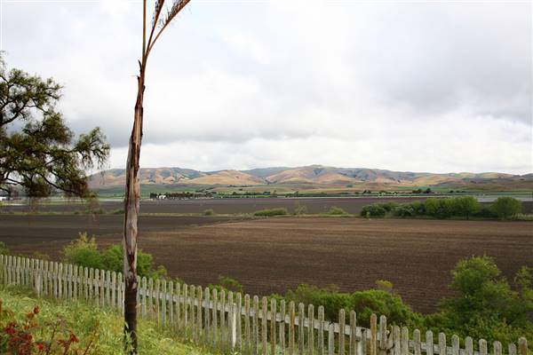 San Juan Bautista State Historic Park (SHP) (4/20/2007 - Credits: "San Juan Bautista - View from the Mission" by Jitze Couperus (CC BY 2.0)[https://creativecommons.org/licenses/by/2.0/legalcode]https://www.flickr.com/photos/jitze1942/)